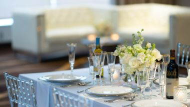 close up of table setting and center piece at wedding at Hollywood Casino hotel at Greektown