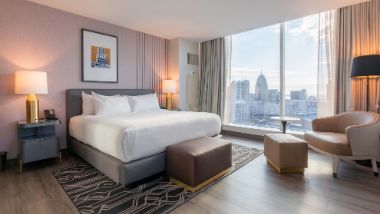 deluxe king room 